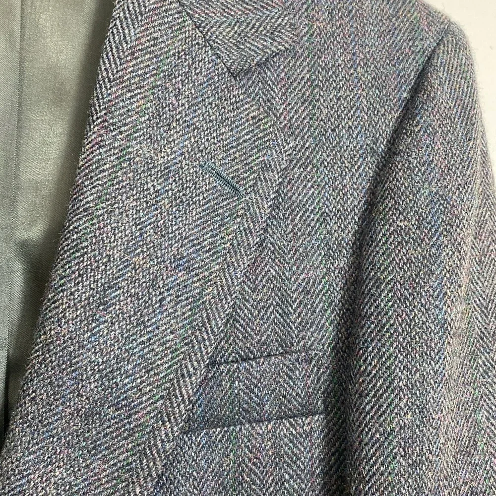 VTG Wool Herringbone Tweed Blazer in Gray 2 button style